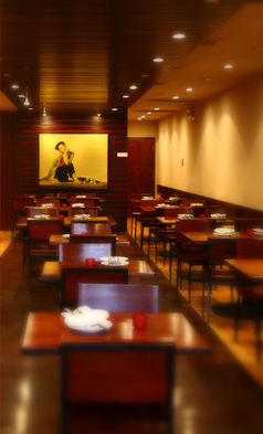 The warm, inviting atmosphere of Hai Yen on Clark